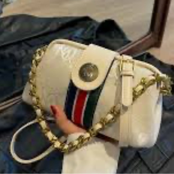 Elegant Unbranded Cream Crossbody Bag- NIP - Picture 3 of 14